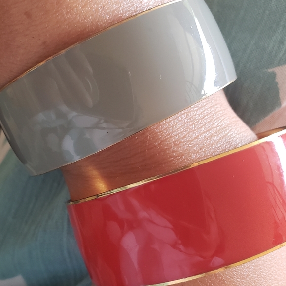 Gray enamel on brass bangle - Picture 2 of 2